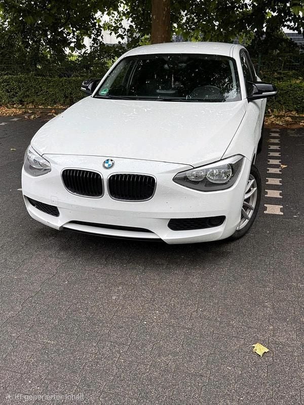 Weiß Gebraucht 2013 BMW 116 Advantage Kleinwagen | 5.800 € (Guter Preis) - Bild 1/4