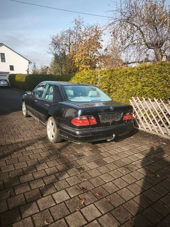 Gebraucht Mercedes E430 Avantgarde 279 PS (205 kW) 2000 Blau Limousine