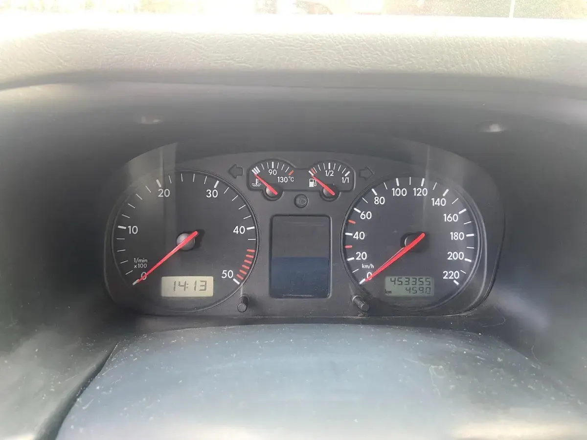 Second-hand VW T4 102 CP (75 kW) 2002 Argintiu Van