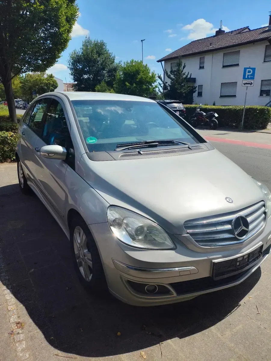 Gebraucht Mercedes B200 140 PS (102 kW) 2006 Silber Van / Kleinbus