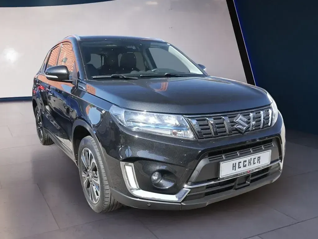 Gebraucht Suzuki Vitara Comfort+ 129 PS (94 kW) 2022 Schwarz SUV
