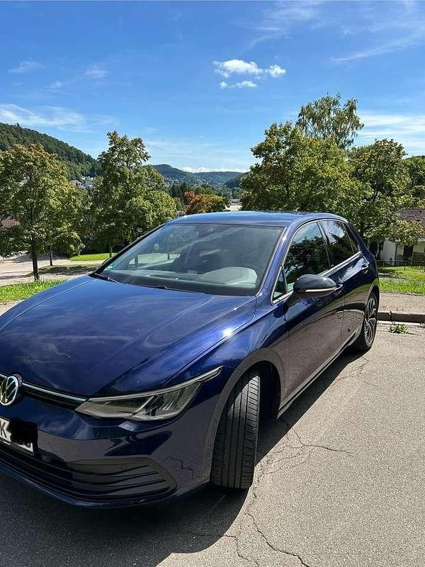 Blau Gebraucht 2021 VW Golf VIII United Kleinwagen | 21.250 € (Fairer Preis) - Bild 1/4