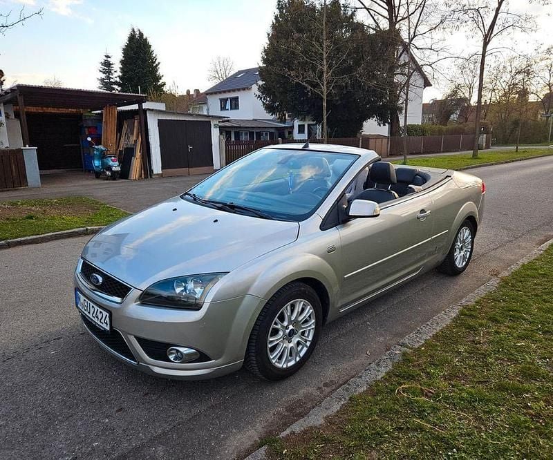 Silber Gebraucht 2007 Ford Focus Cabriolet Titanium Cabrio | 3.999 € (Fairer Preis) - Bild 1/4