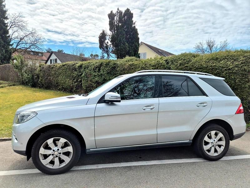 Gebraucht Mercedes ML350 258 PS (189 kW) 2012 Silber SUV
