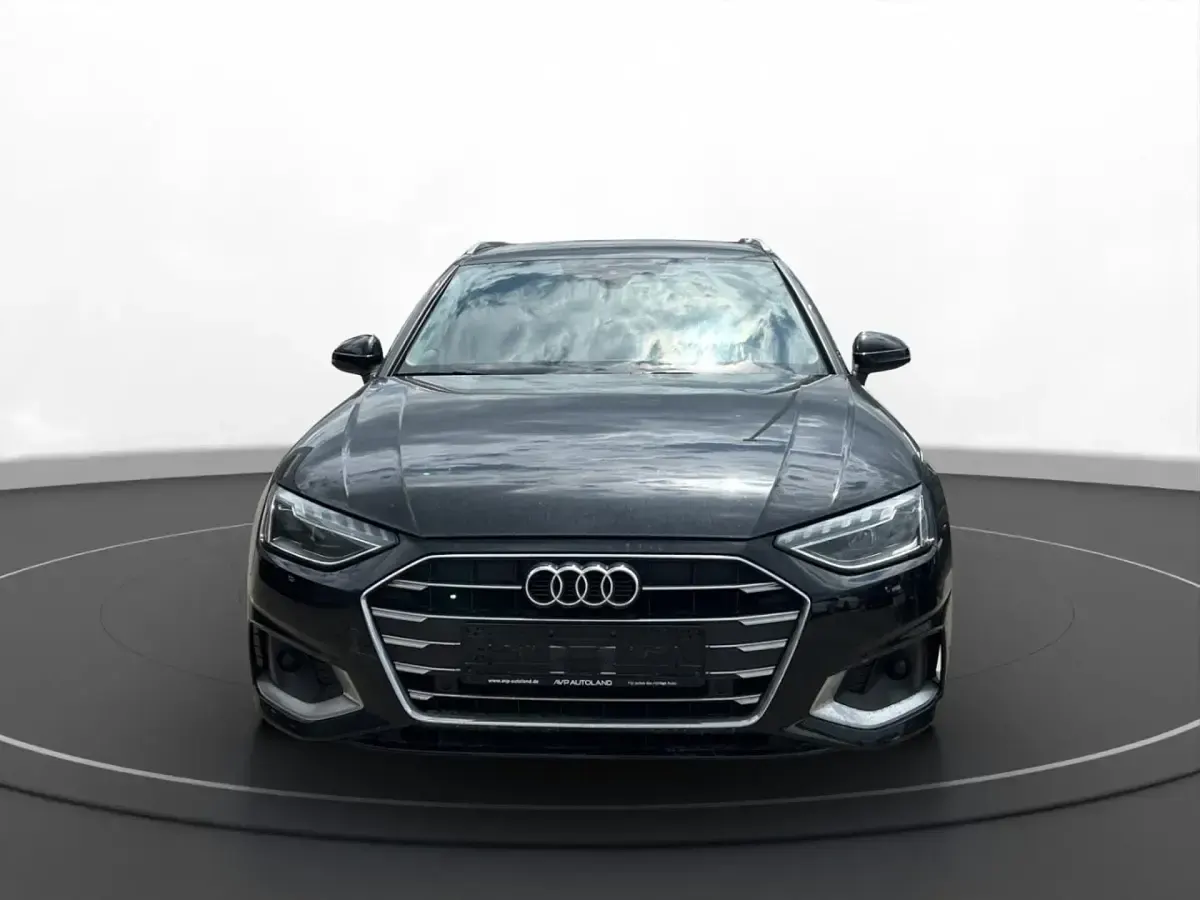 Gebraucht Audi A4 Advanced 204 PS (150 kW) 2022 Mythosschwarz Kombi