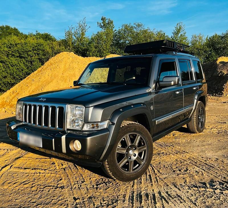 Grau Gebraucht 2007 Jeep Commander Overland SUV | 11.600 € - Bild 1/4
