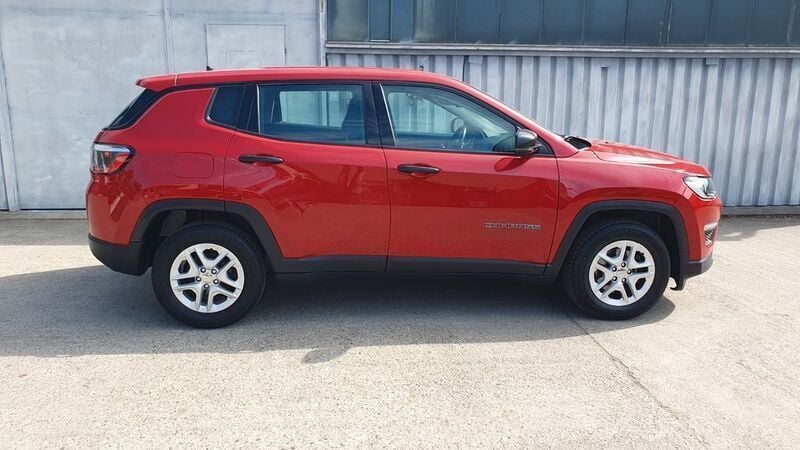 Rot Gebraucht 2018 Jeep Compass Sport SUV | 13.900 € (Fairer Preis) - Bild 1/4