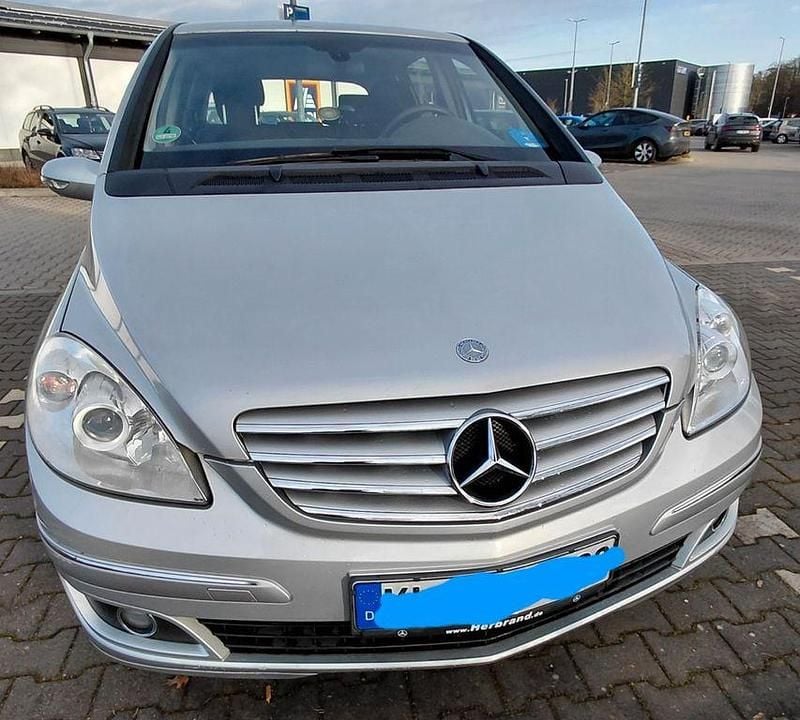 Silber Gebraucht 2006 Mercedes B180 Van / Kleinbus | 3.500 € (Guter Preis) - Bild 1/4