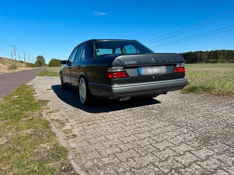 Usata Mercedes E230 1989 Berlina