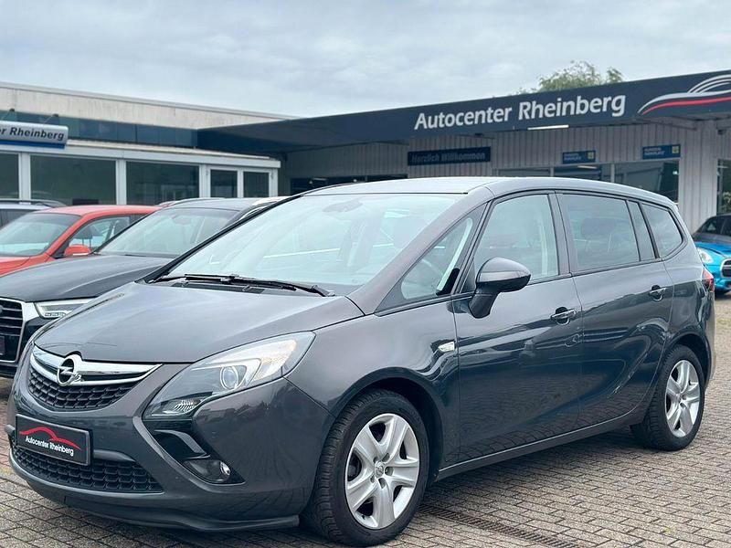 Grau Gebraucht 2015 Opel Zafira Tourer Edition Van / Kleinbus | 9.999 € (Teuer) - Bild 1/4