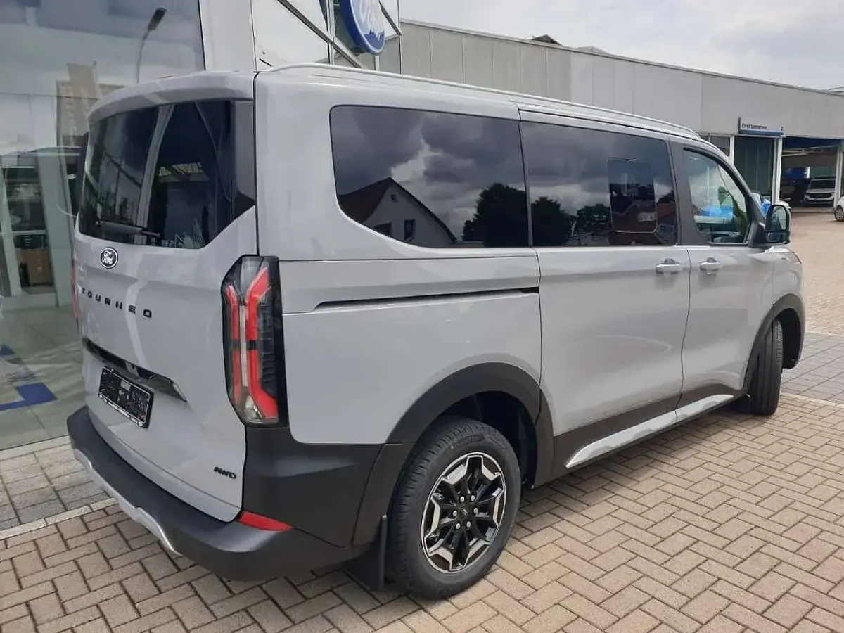 Neu Ford Tourneo Active 170 PS (125 kW) 2026 Grey matter Van / Kleinbus