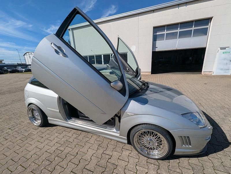 Gebraucht Ford Focus ST 173 PS (127 kW) 2002 Silber Limousine