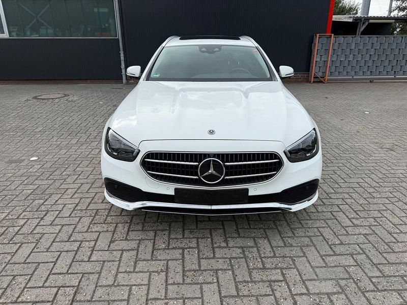 Weiß Gebraucht 2020 Mercedes E300 Kombi | 29.500 € (Guter Preis) - Bild 1/4