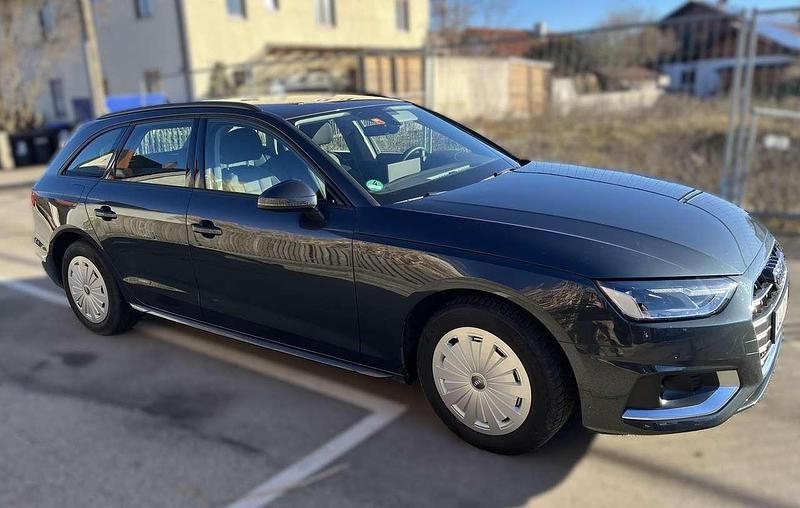 Gebraucht Audi A4 150 PS (110 kW) 2023 Grau Kombi