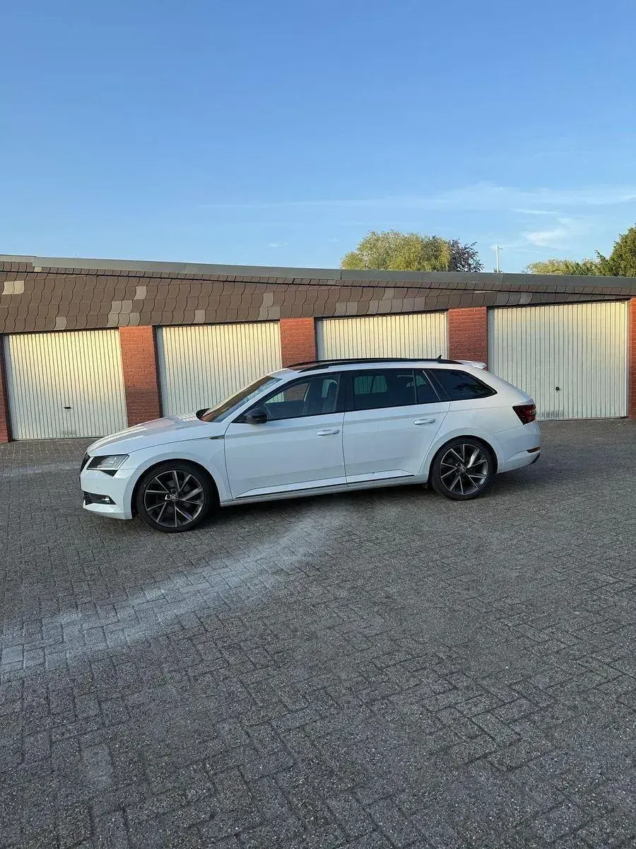 Gebraucht Skoda Superb 179 PS (131 kW) 2018 Weiß Kombi