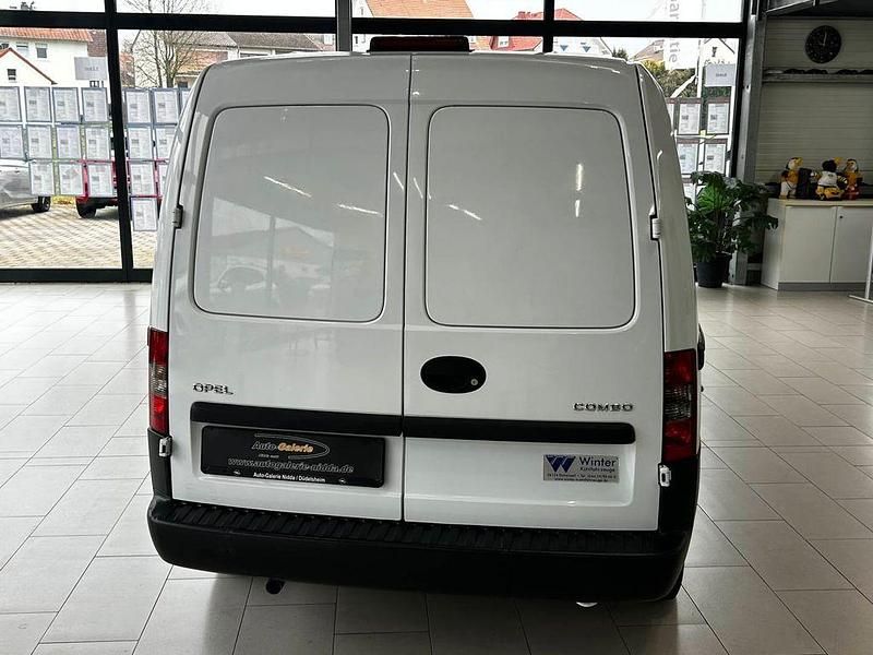 Gebraucht Opel Combo Business 90 PS (66 kW) 2011 Weiß Van / Kleinbus