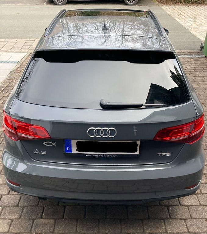 Gebraucht Audi A3 Sport 116 PS (85 kW) 2017 Grau Limousine