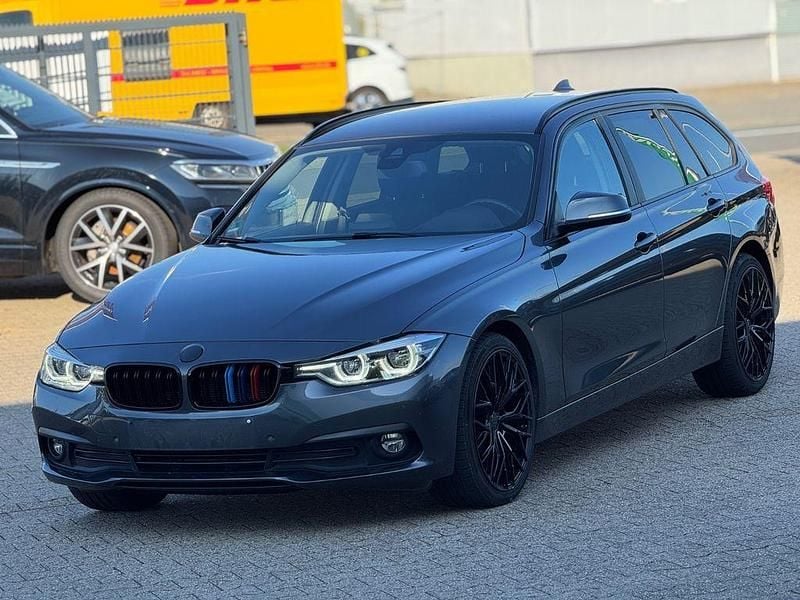 Grau Gebraucht 2017 BMW 320 Advantage Kombi | 13.800 € (Superpreis) - Bild 1/4