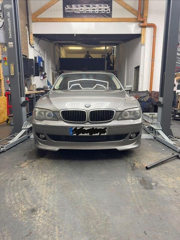 Gebraucht BMW 750L 367 PS (269 kW) 2005 Grau Limousine