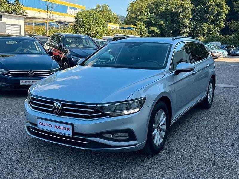 Gebraucht VW Passat Business 150 PS (110 kW) 2022 Silber Kombi