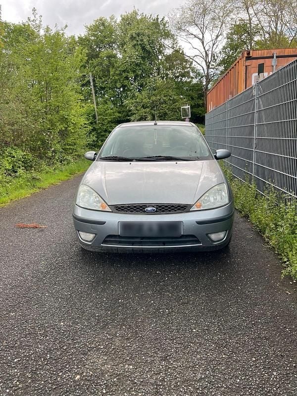Usata Ford Focus 100 CV (73 kW) 2004 Argento Berlina