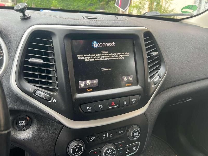 Schwarz Gebraucht 2017 Jeep Cherokee SUV | 17.000 € (Fairer Preis) - Bild 1/4