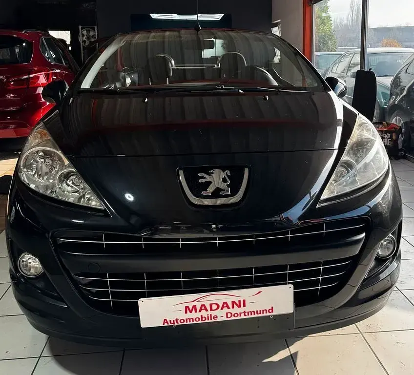 Gebraucht Peugeot 207 CC Premium 120 PS (88 kW) 2011 Schwarz Cabrio