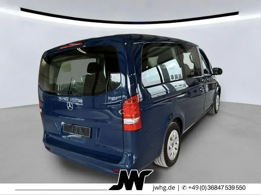 Gebraucht Mercedes V220 163 PS (119 kW) 2021 Blau Van / Kleinbus