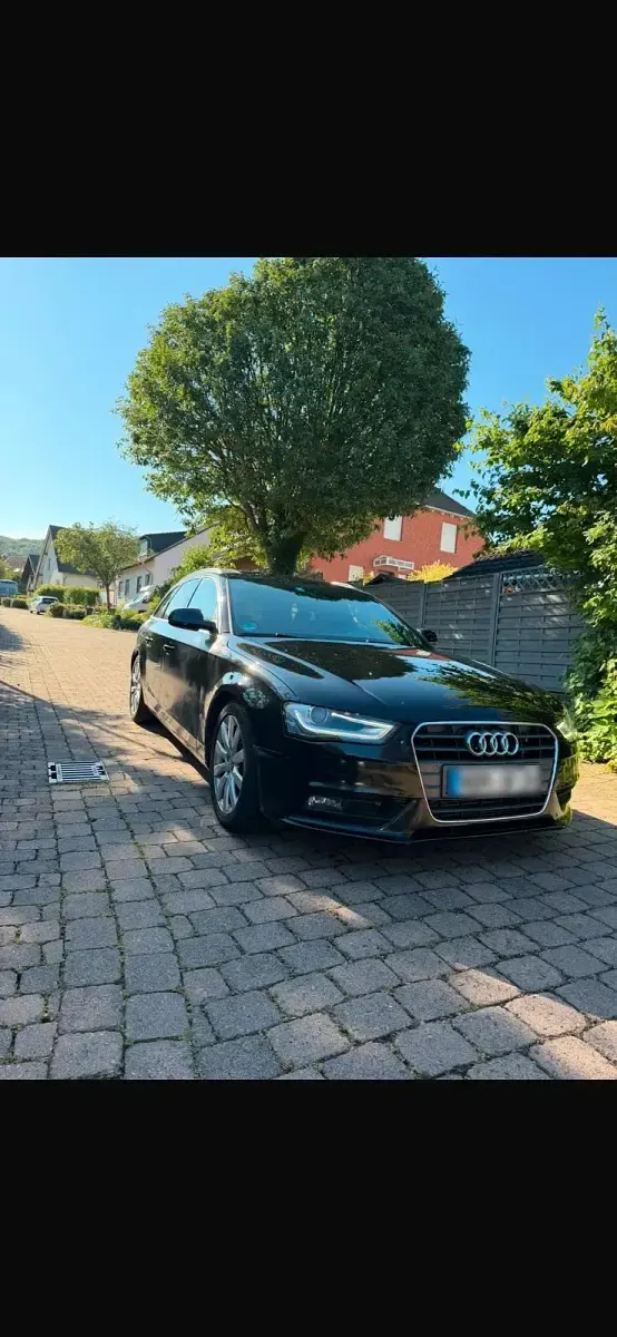 Gebraucht Audi A4 140 PS (102 kW) 2013 Schwarz Kombi