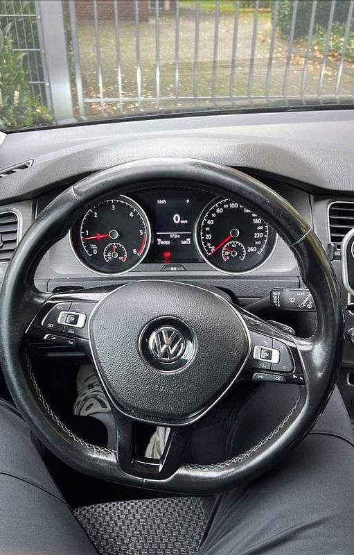 Blau Gebraucht 2013 VW Golf VII Comfortline Kombi | 7.800 € (Etwas zu teuer) - Bild 1/4