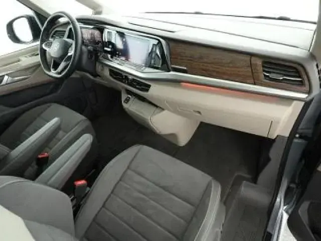 Gebraucht VW Multivan Style 150 PS (110 kW) 2025 Monosilber metallic Van / Kleinbus