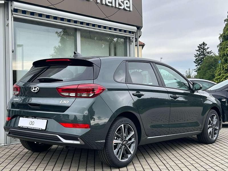Gebraucht Hyundai i30 Advantage 101 PS (74 kW) 2025 Cypress green Limousine
