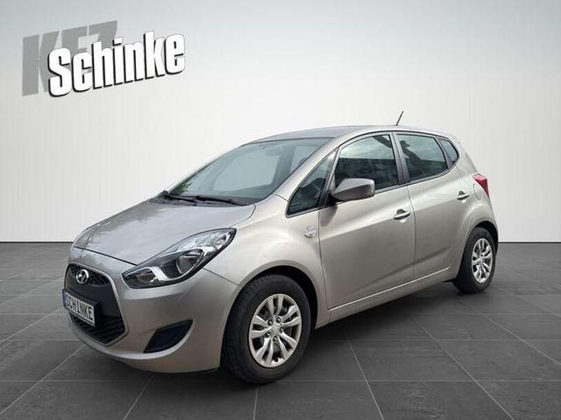 Weiß Gebraucht 2017 Hyundai ix20 Classic Van / Kleinbus | 9.990 € (Fairer Preis) - Bild 1/4