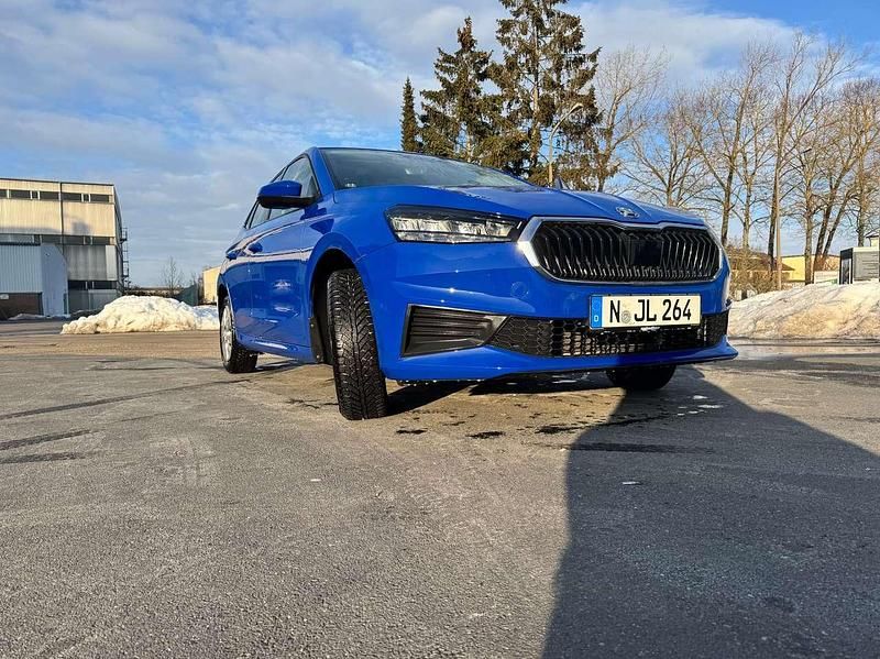 Gebraucht Skoda Fabia Clever 65 PS (47 kW) 2024 Blau Kleinwagen