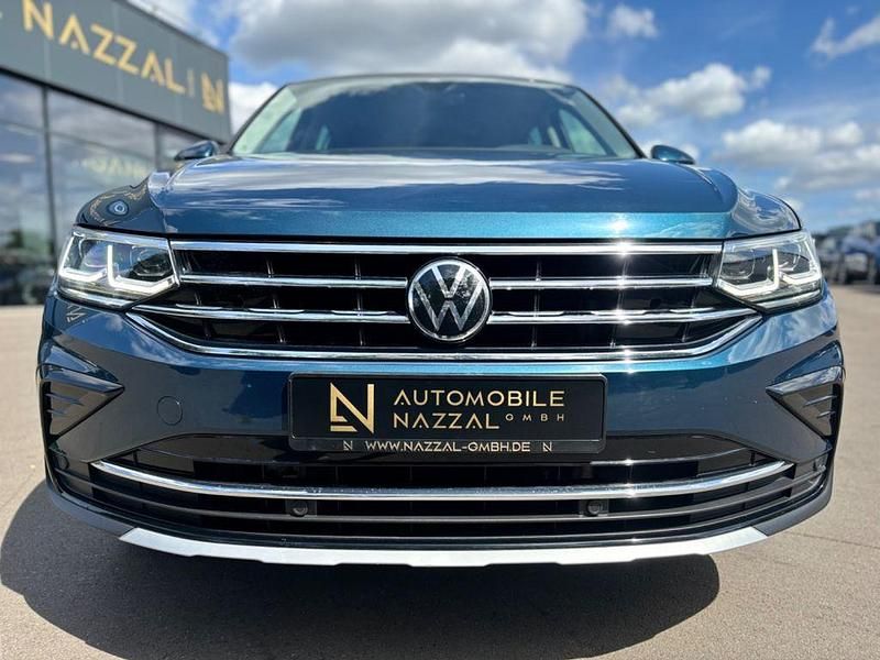 Gebraucht VW Tiguan Elegance 245 PS (180 kW) 2022 Blau SUV