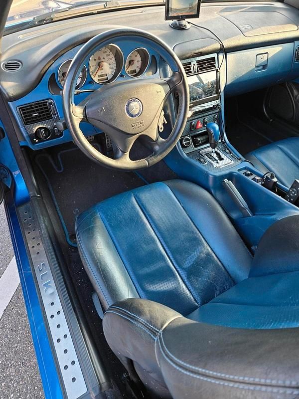 Gebraucht Mercedes SLK200 166 PS (122 kW) 2000 Blau Cabrio