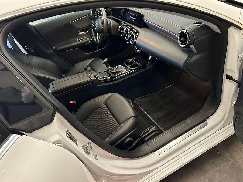 Gebraucht Mercedes CLA180 136 PS (100 kW) 2020 Weiß Limousine