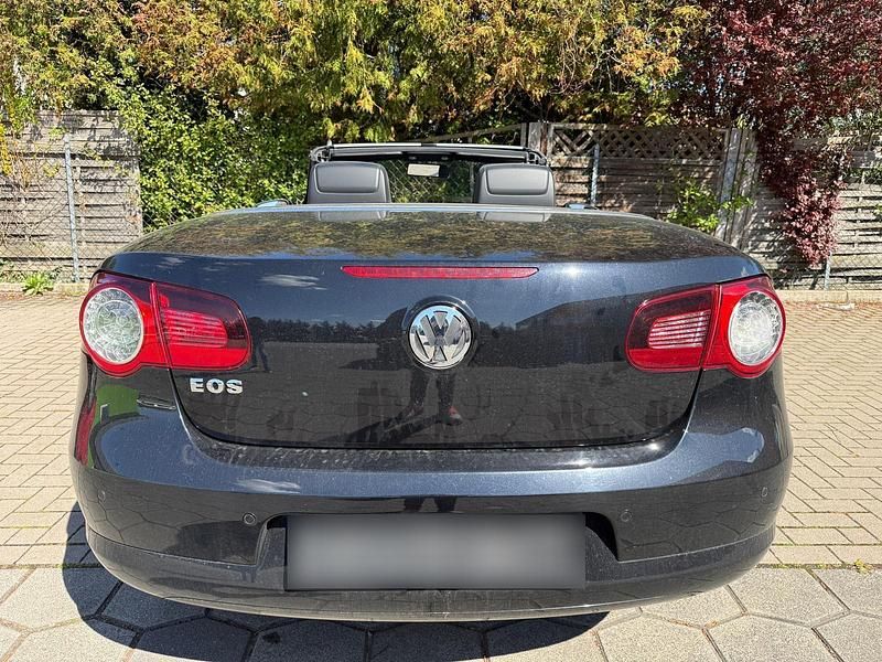 Usata VW Eos 122 CV (89 kW) 2010 Nero Cabrio