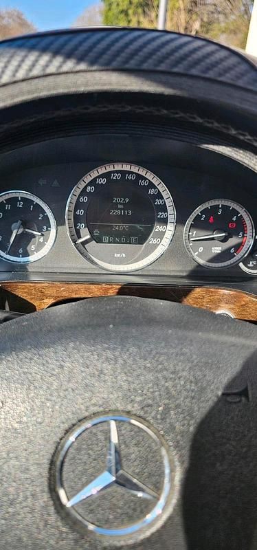 Gebraucht Mercedes E200 170 PS (125 kW) 2011 Silber Kombi