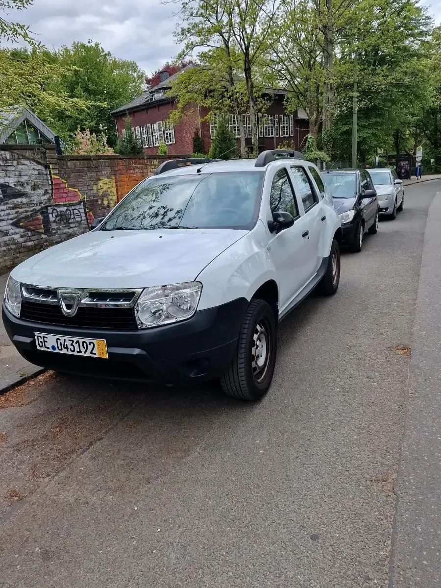 Używany Dacia Duster 101 KM (74 kW) 2012 Biały SUV