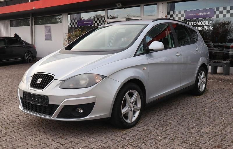 Gebraucht Seat Altea XL Reference 105 PS (77 kW) 2011 Silber Van / Kleinbus