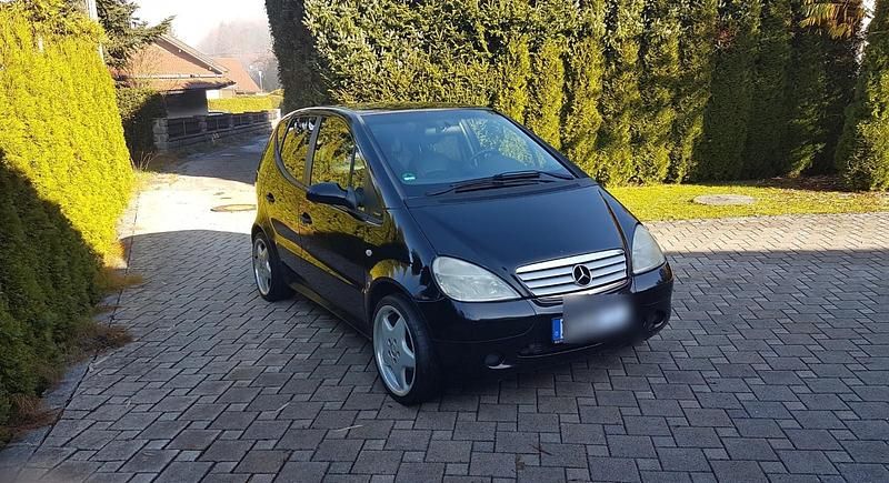 Schwarz Gebraucht 2000 Mercedes A140 Avantgarde Kleinwagen | 950 € (Fairer Preis) - Bild 1/4