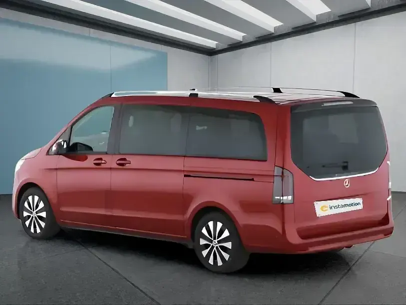 Gebraucht Mercedes V220 163 PS (119 kW) 2025 Rot Van / Kleinbus