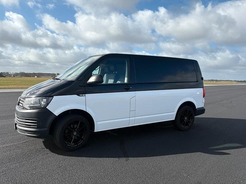 Second-hand VW Transporter 105 CP (77 kW) 2015 Negru Van