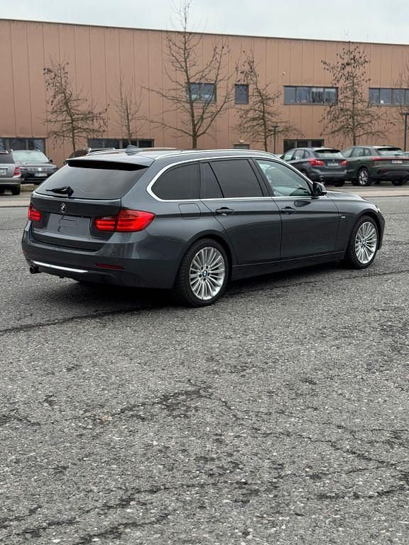 Gebraucht BMW 320 Luxury Line 184 PS (135 kW) 2014 Grau Kombi