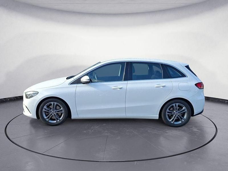 Gebraucht Mercedes B220 190 PS (139 kW) 2019 Weiß Van / Kleinbus