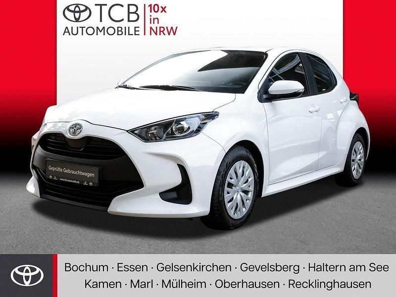 Schneeweiß Gebraucht 2022 Toyota Yaris Basis Kleinwagen | 14.479 € (Fairer Preis) - Bild 1/4