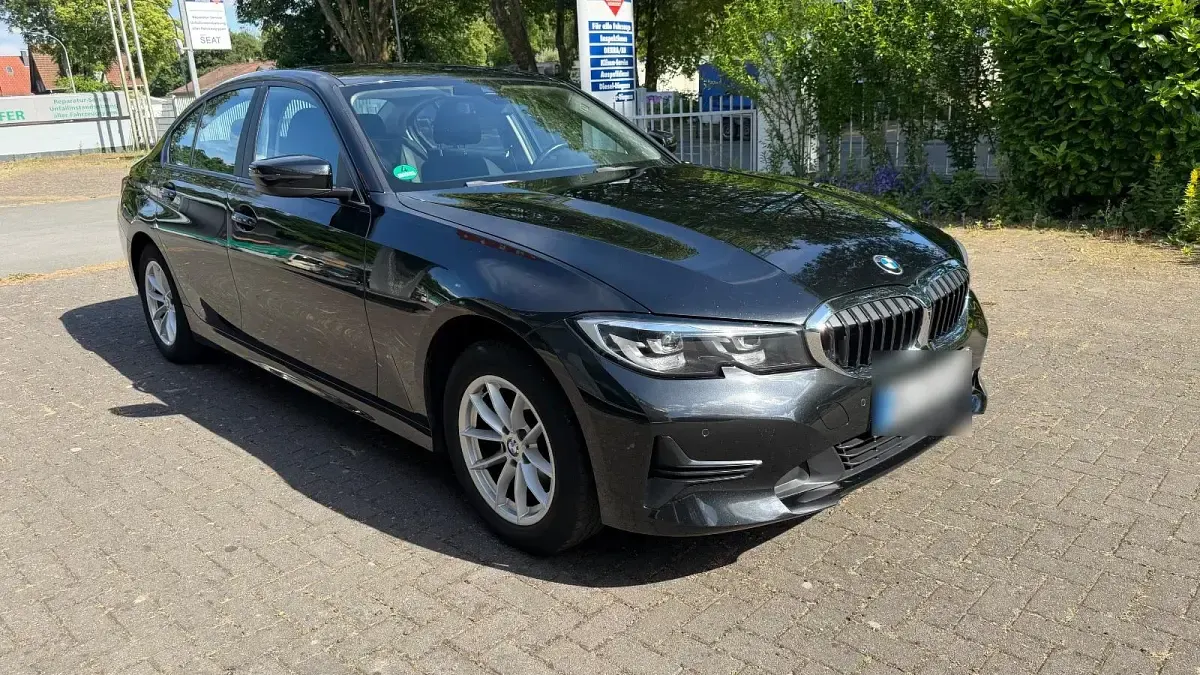 Gebraucht BMW 320 184 PS (135 kW) 2020 Schwarz Limousine