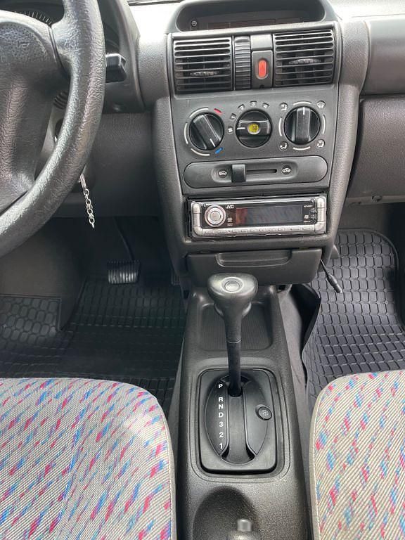 Grün Gebraucht 1996 Opel Corsa Limousine | 1.777 € (Fairer Preis) - Bild 1/4