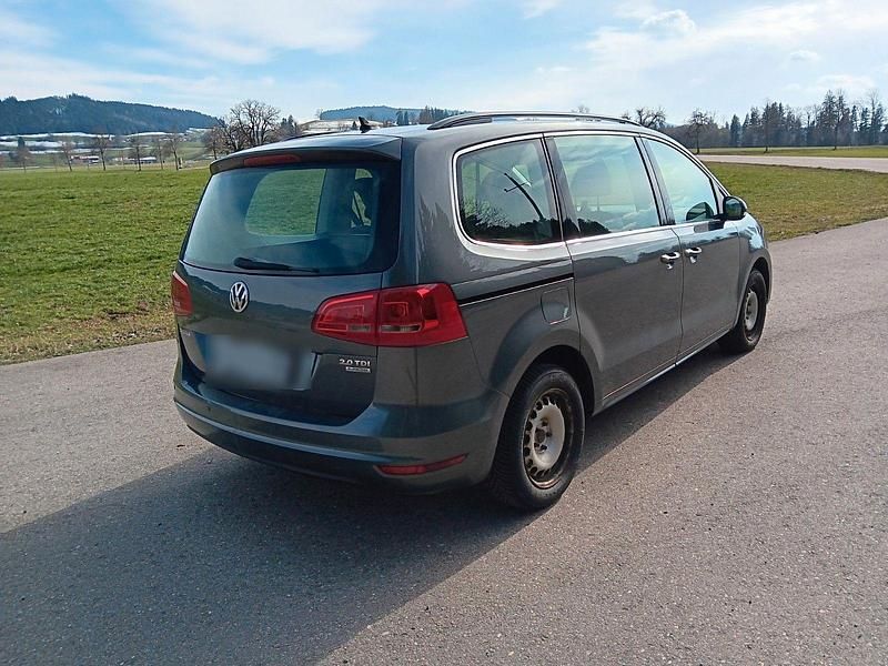 Gebraucht VW Sharan 140 PS (102 kW) 2012 Grau Van / Kleinbus